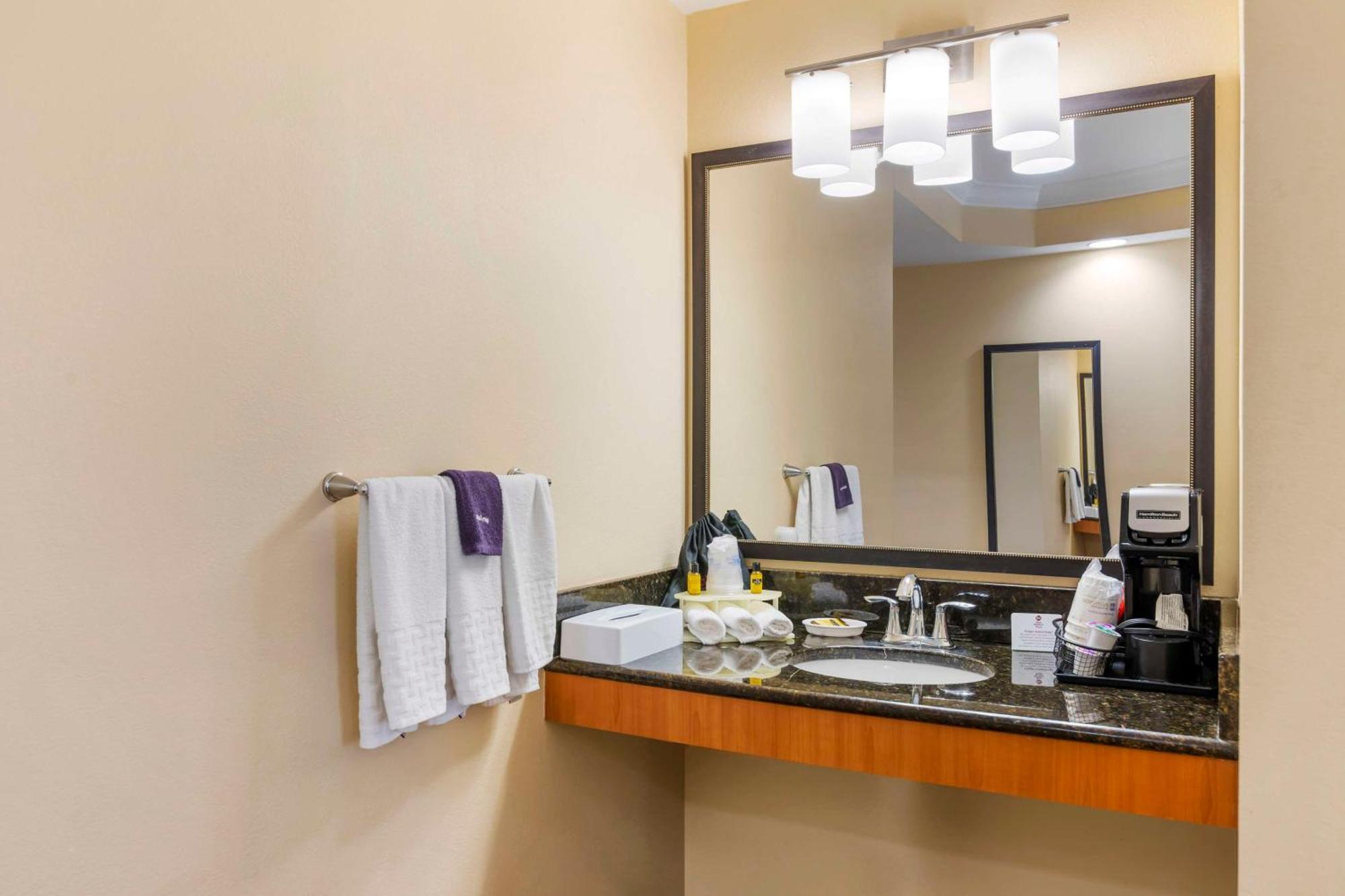 Best Western Plus Kingsland Esterno foto